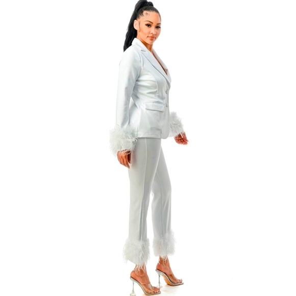 NWT 2PC ULTRA White Suit - Picture 2 of 3